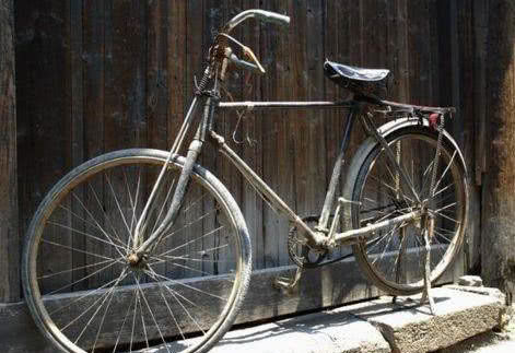 八十年代一辆凤凰自行车，相当于现在多少钱？说出来你都不信