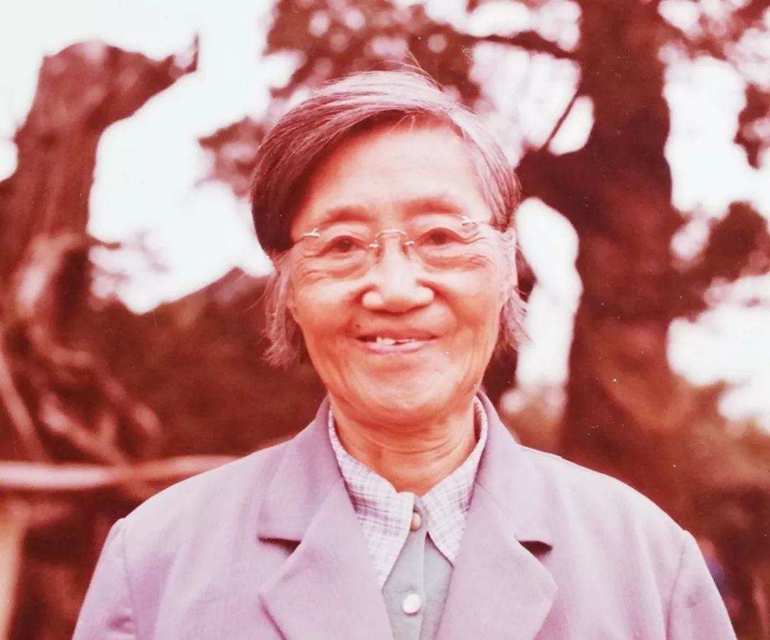 隐身三十年核物理学家回国，被问为何回来？一席话让记者当场泪目