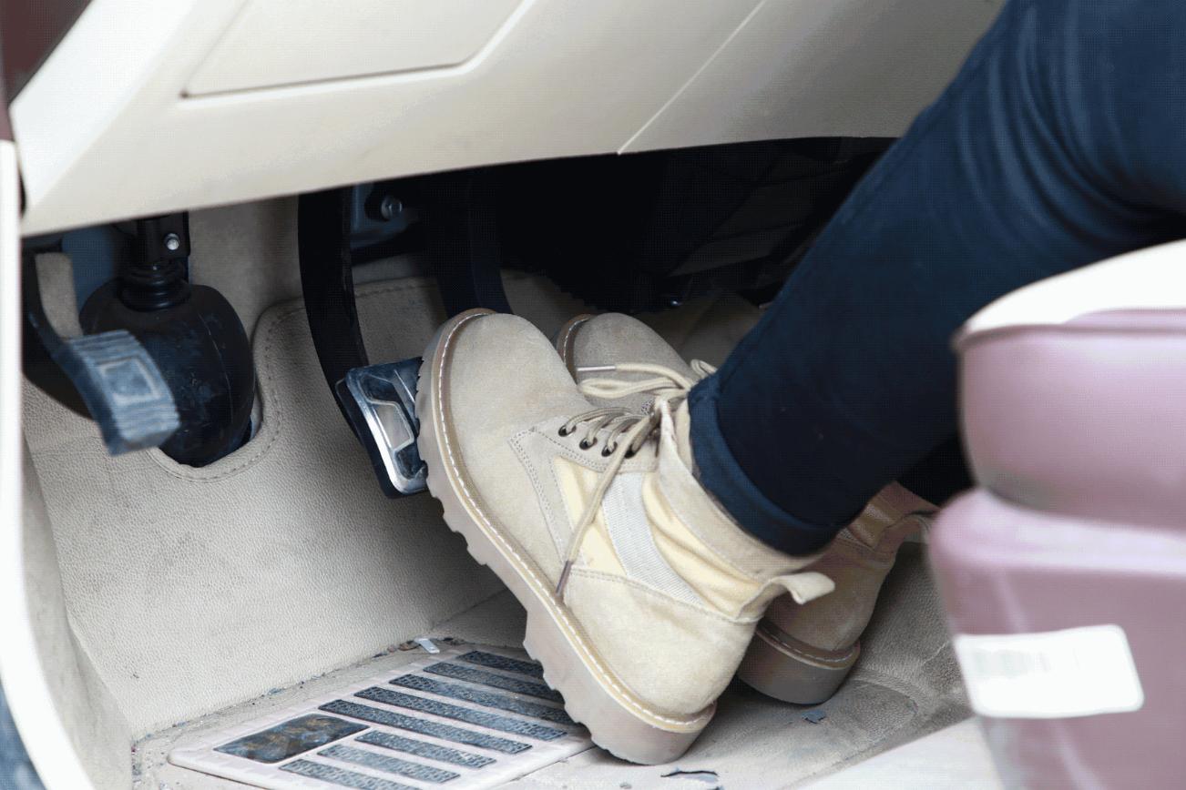 Which one hurts the car by stepping on the gas pedal hard or stepping