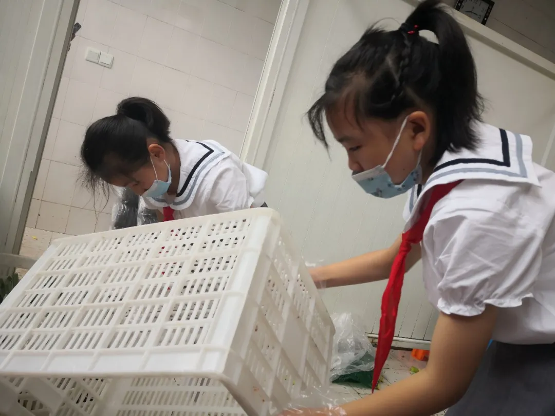 超级小帮手——四川天府新区万安小学劳动教育