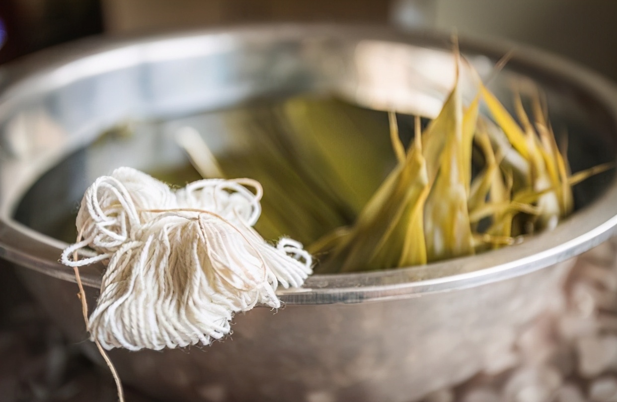 How long is more suitable for making rice dumplings and soaking