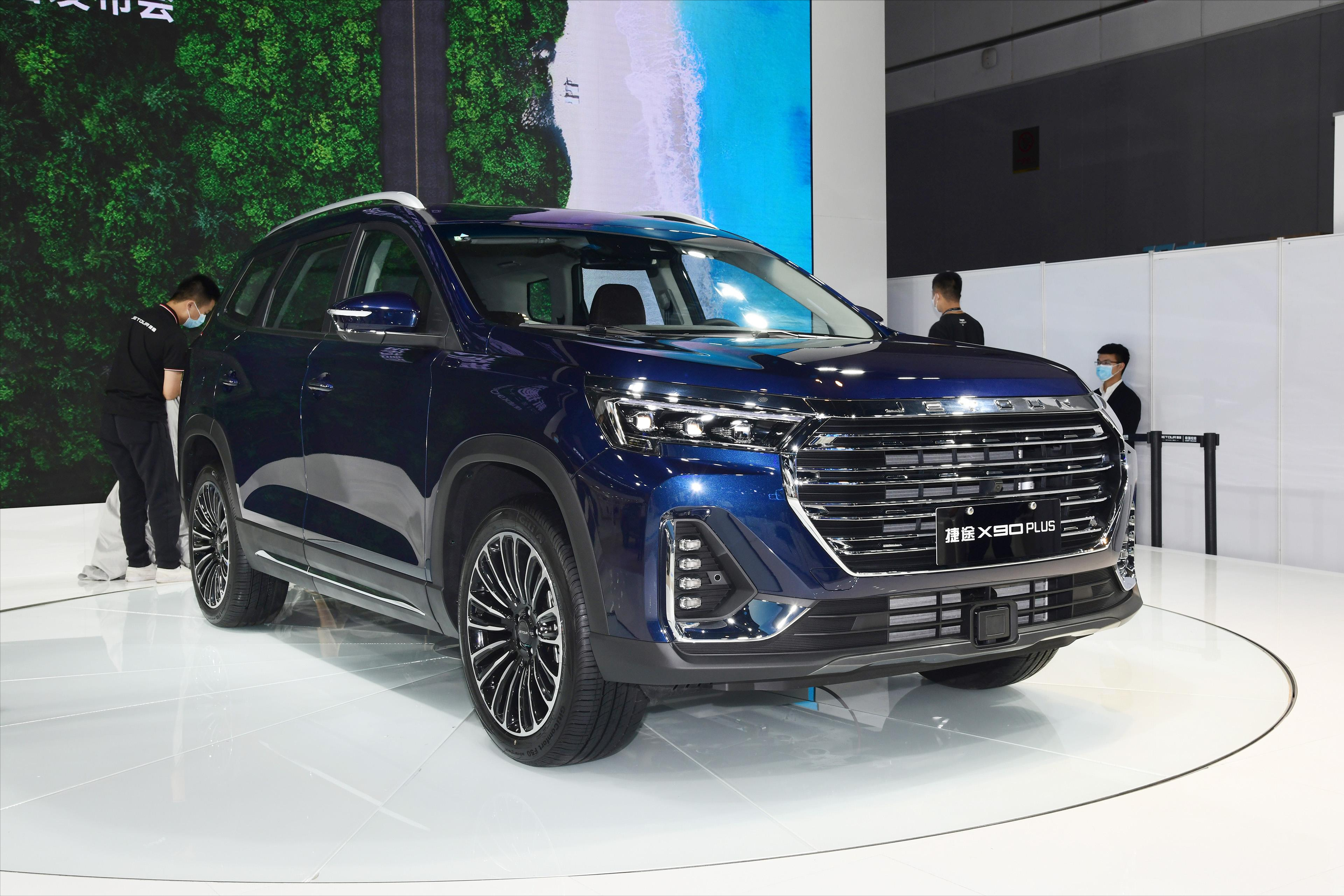 是真的很大!捷途x90 plus上市 10万多就能买7座