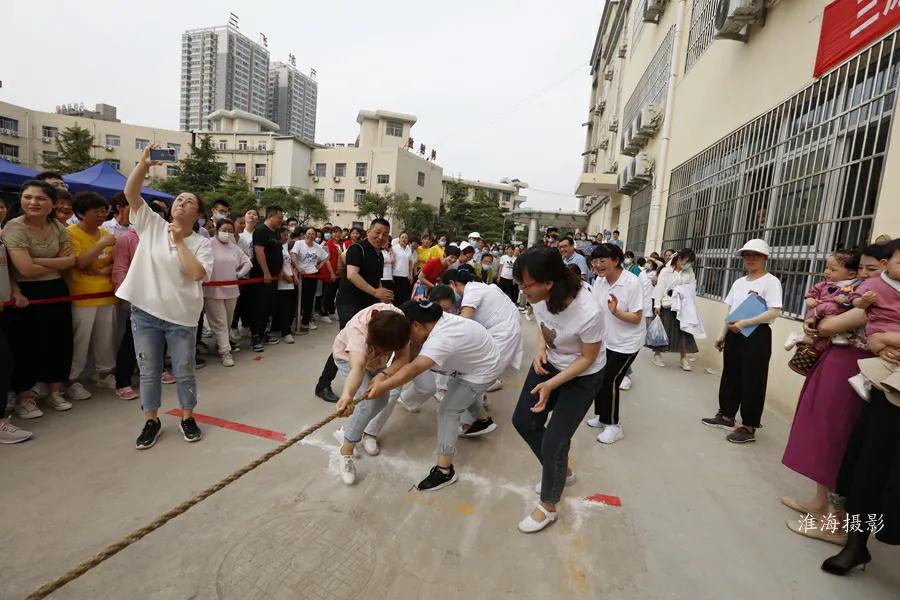 三原县医院庆祝“5.12”国际护士节拔河比赛
