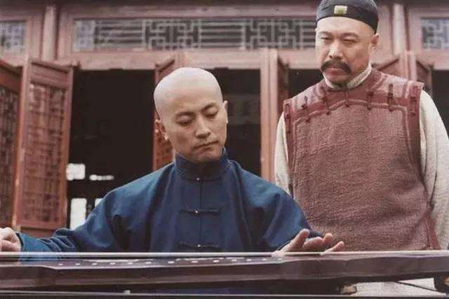 老爸是副总理，儿子当主席，最后被枪毙