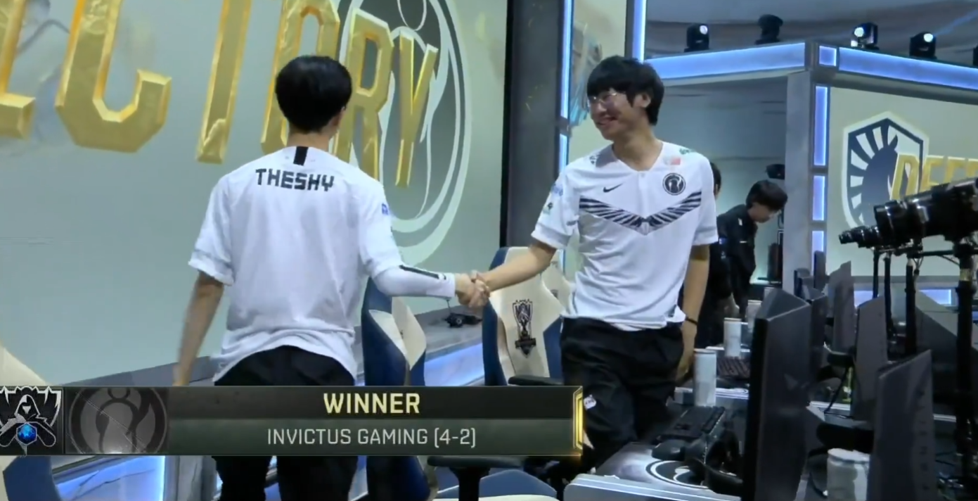 Netizen heat discusses the handclasp after FPX surpasses: Does the century reconcile 2? Be still public relations is made beautiful look to the person? 