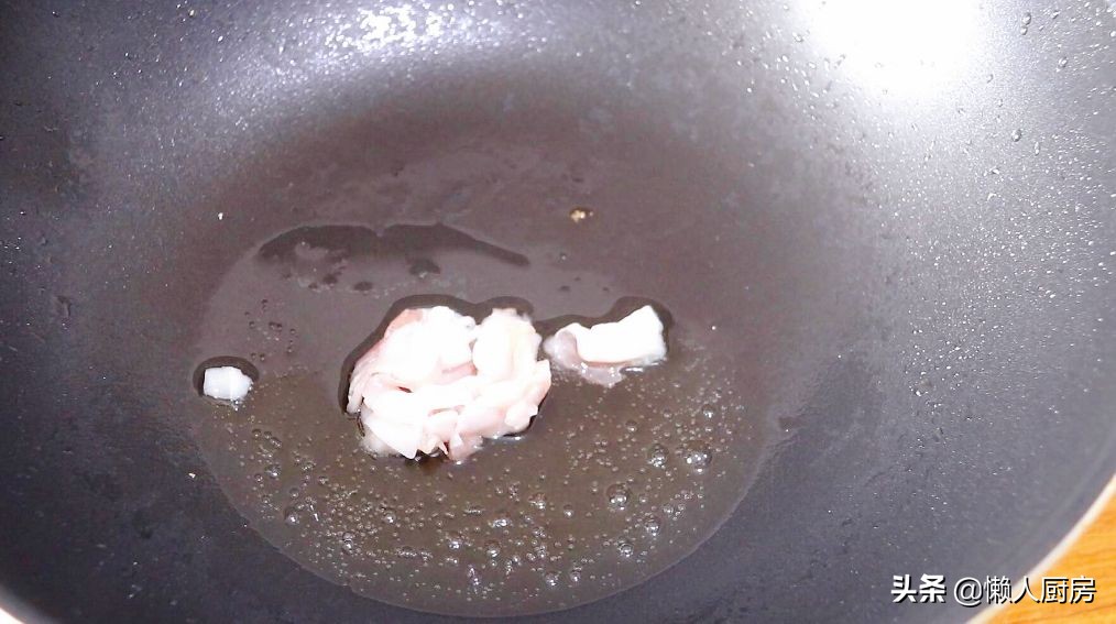 茄子和豆腐放在一起煮，會碰撞出什麼美味，天涼了就愛吃砂鍋菜