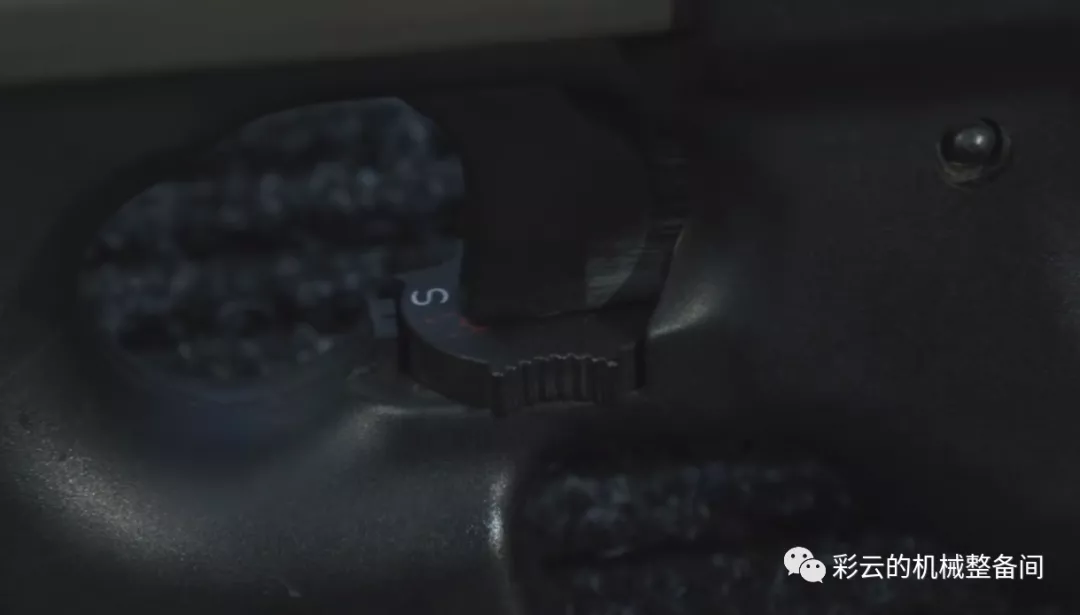 说到PDW你首先想到的就是它——比利时P90单兵自卫武器