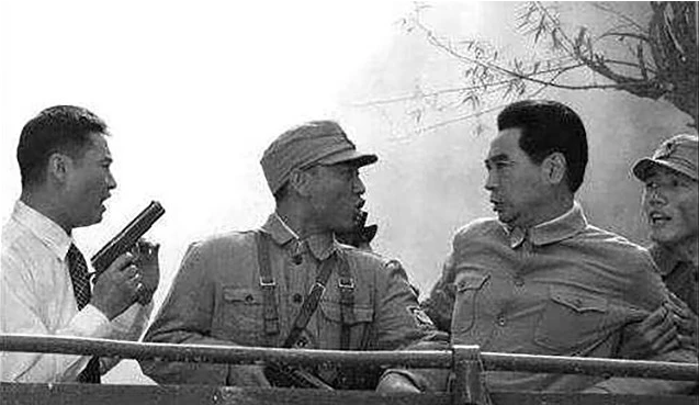 1937年，周恩来劳山遇刺，副官陈友才扮替身牺牲，死时身中20刀