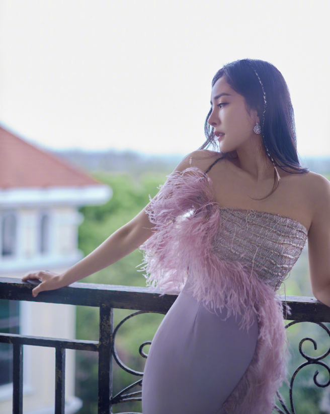 Yang Mi wears skirt of powdery purple ceremony to be like fairy, the spot lays a plan however to turn over, alvine and raised resembling is to gain flesh
