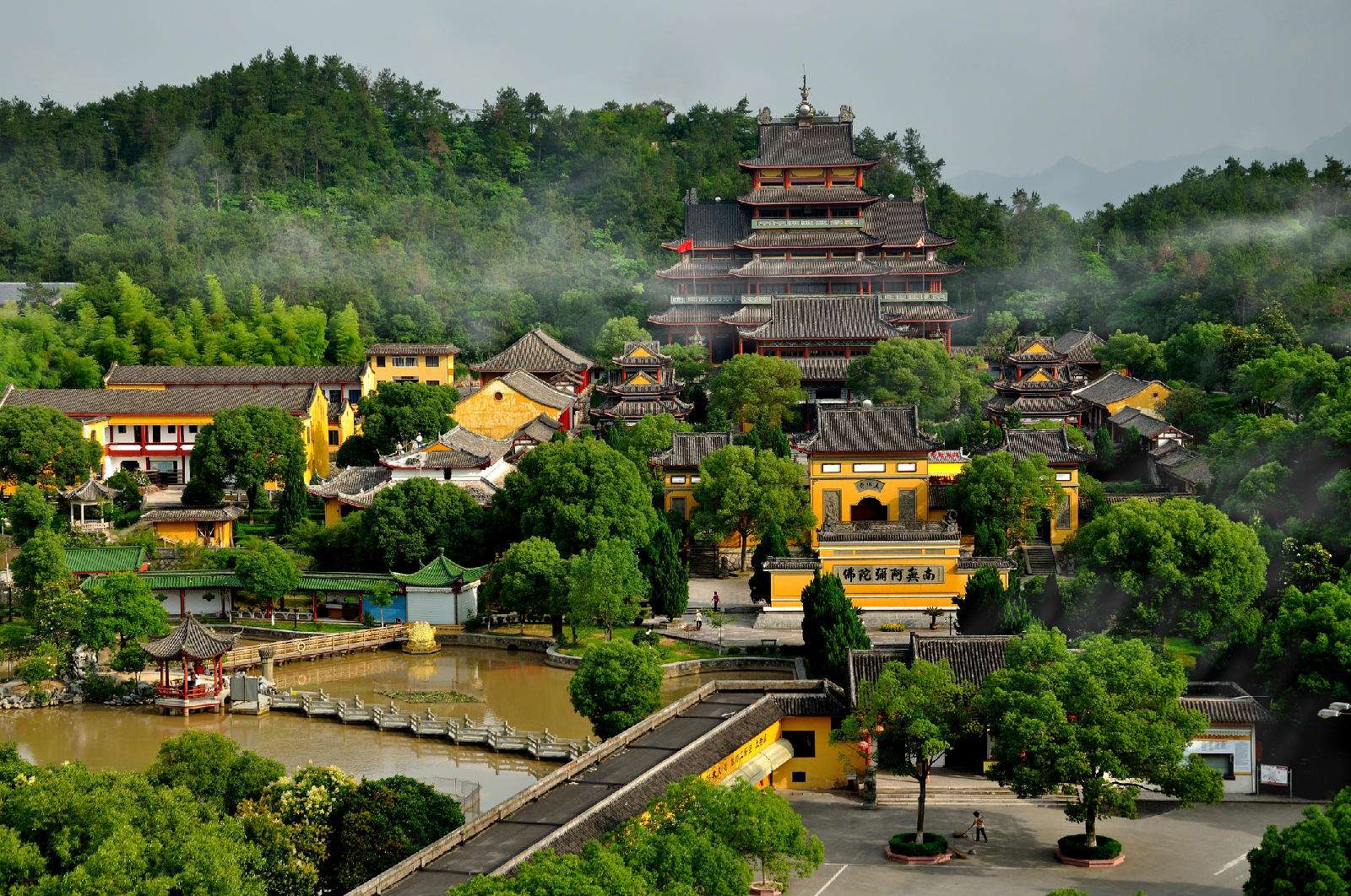 中国的好莱坞，全球规模最大的影视拍摄基地，也是热门旅游地