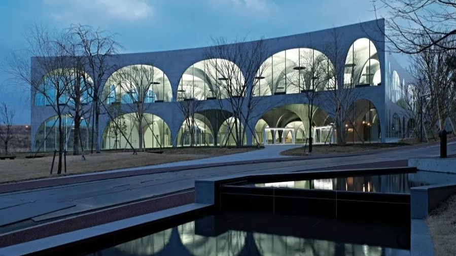 大学简介1935年,于东京都世田谷区上野毛设立多摩帝国美术学校.