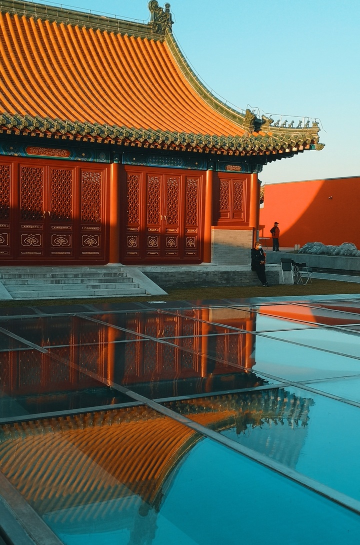 The boreal capital below 14 cameraman camera lens