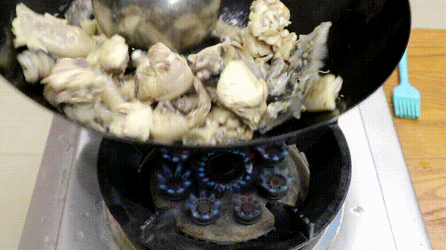 Hard dish bawang chicken