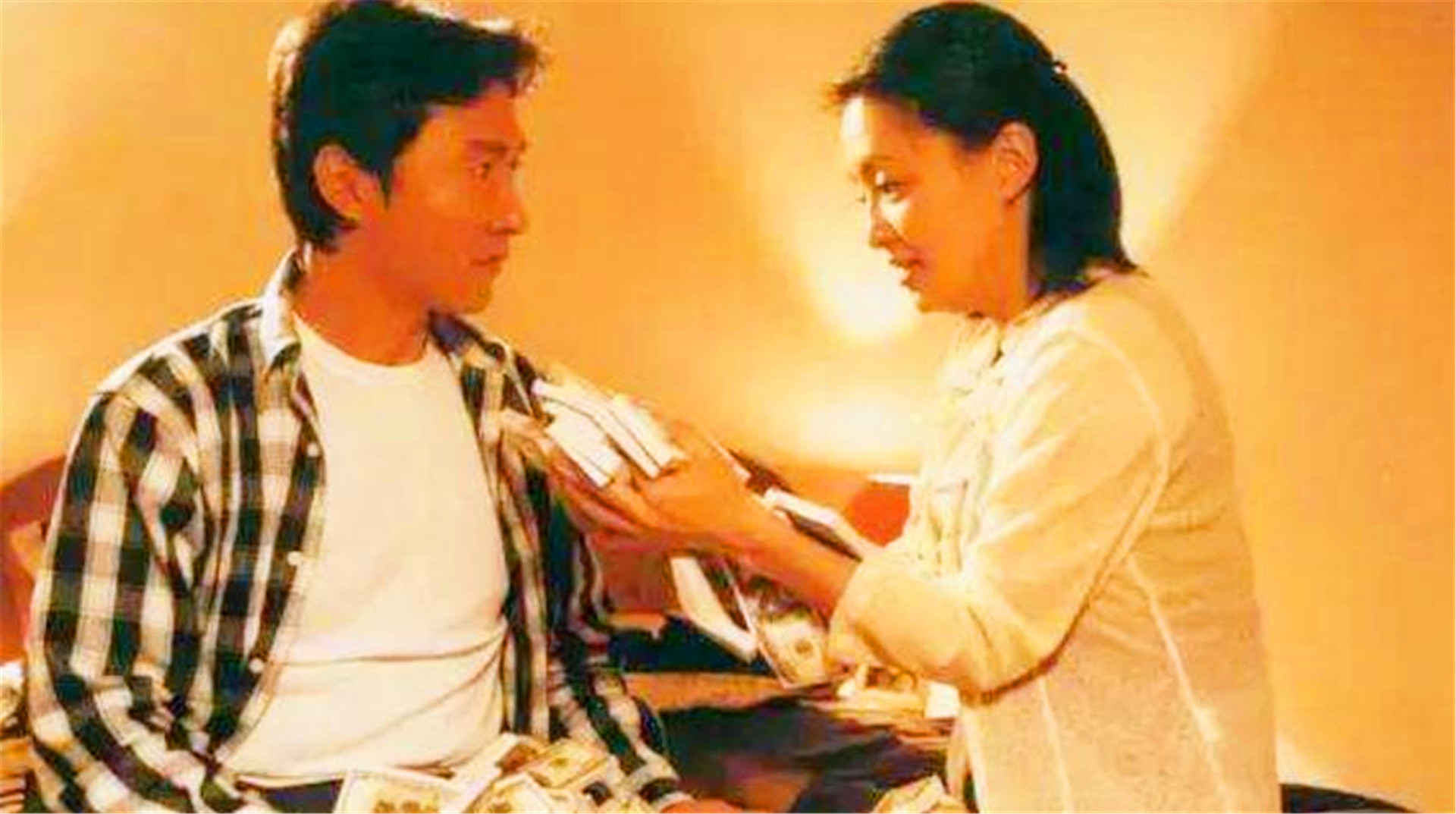 张子强被枪决后，妻子带着20亿跑到泰国，日子过得有滋有味