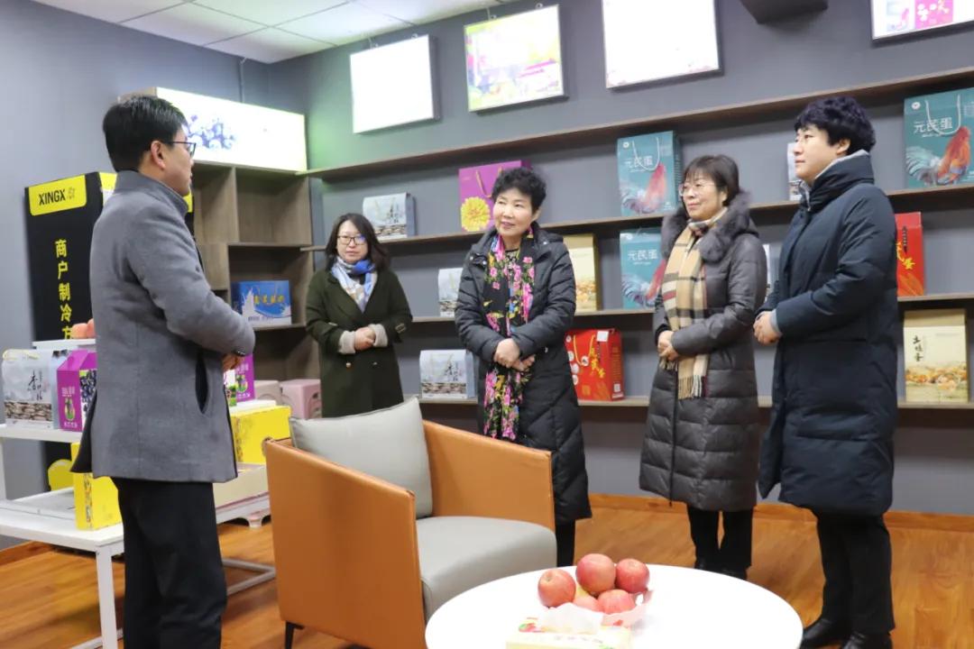 【料峭寒冬  爱心送暖】甘肃妇女儿童发展基金会携手爱心企业为我市捐赠健康皂露