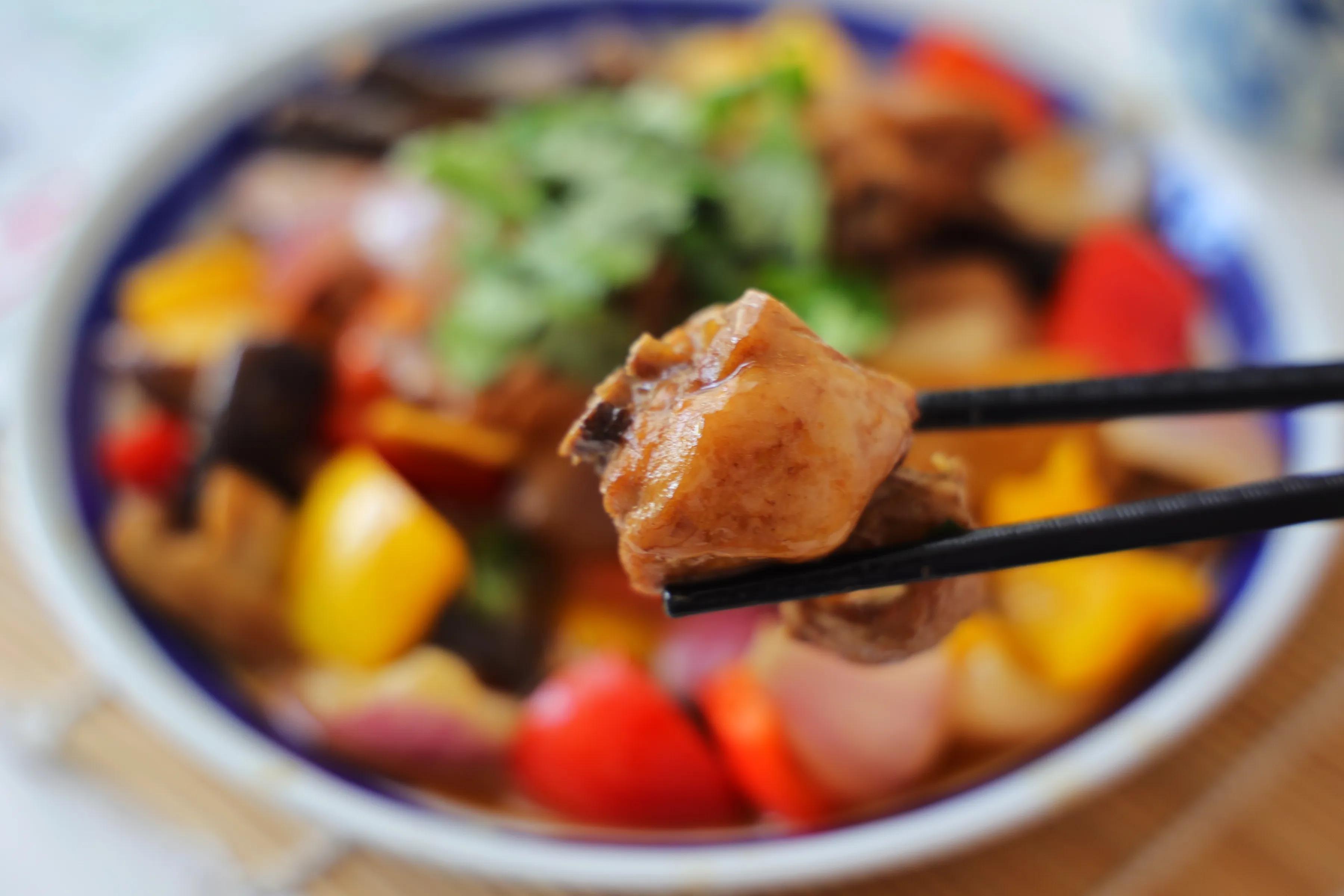 夏天没食欲，赶紧试试这道菜，汤汁鲜美，有菜有肉，味道好极了