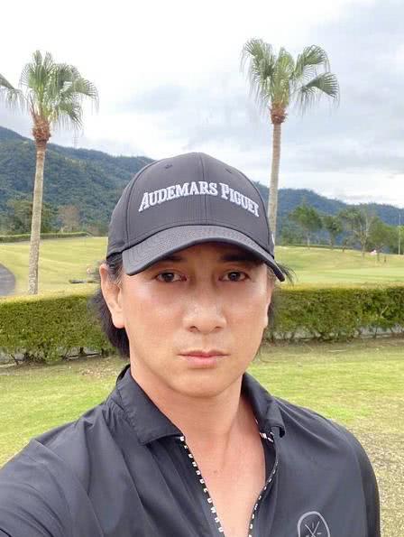 50岁吴奇隆终于高调露面！"萧十一郎"重现