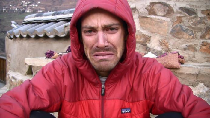 澳洲小伙从中国买电蚊拍回国，却被安检扣留：来自中国的危险物品