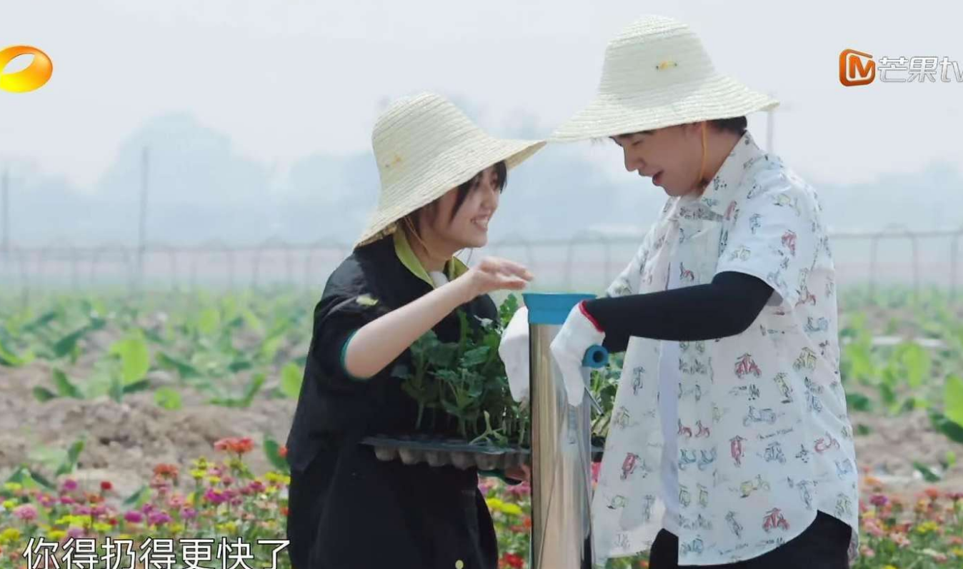 郭麒麟开启综艺咖模式，种瓜都能种出相声的感