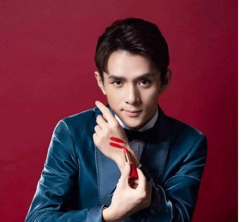 打败马云的男人，口红一哥李佳琦：我本是男儿