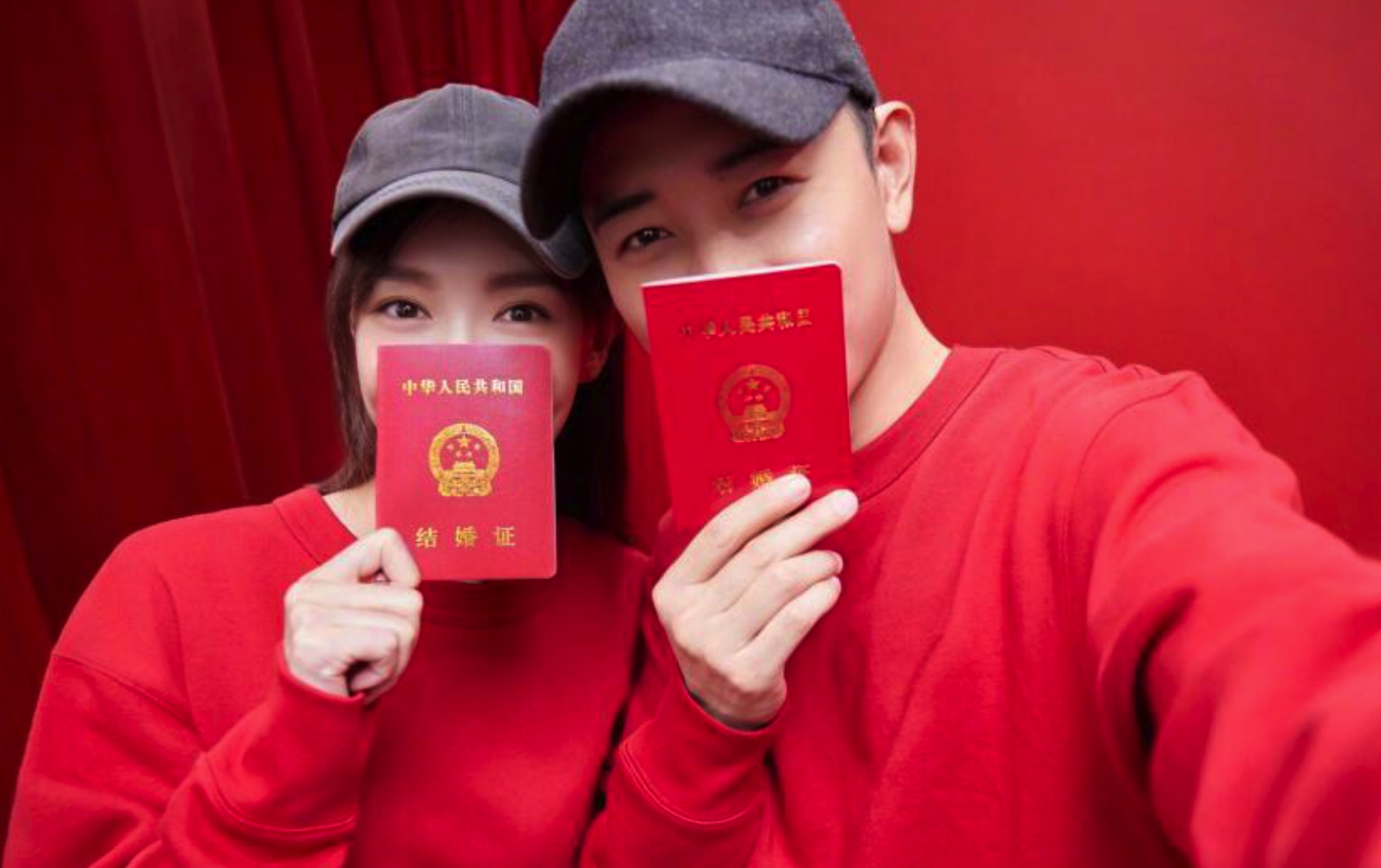 33岁赵丽颖当老板！自己出资成公司唯一股东，85花发展各不同