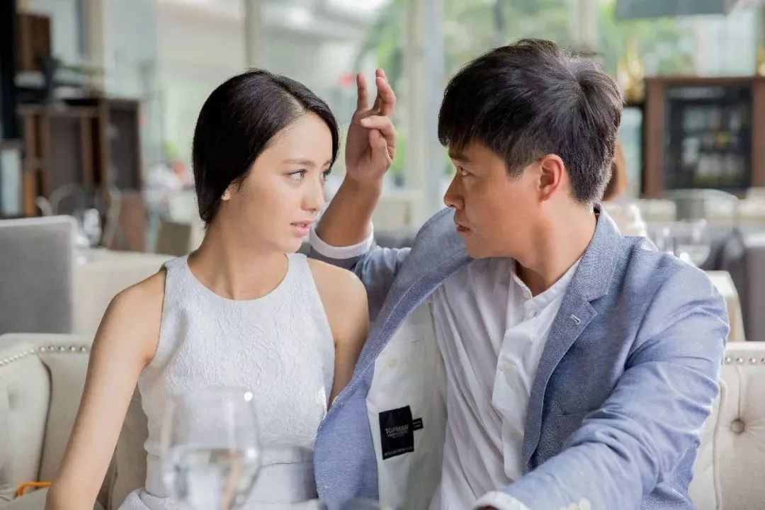 深扒這對(duì)娛樂(lè)圈姐妹花：一起嫁渣男、一起離婚，不光撞臉還撞命