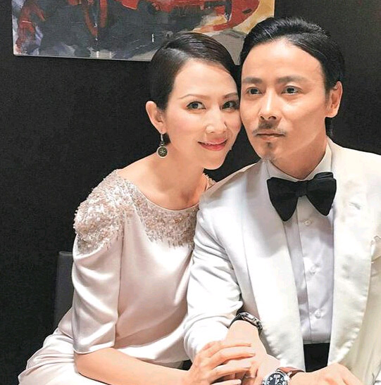 蔡少芬直播卖货翻车吓出表情包，在线道歉：对不起，是我的不对