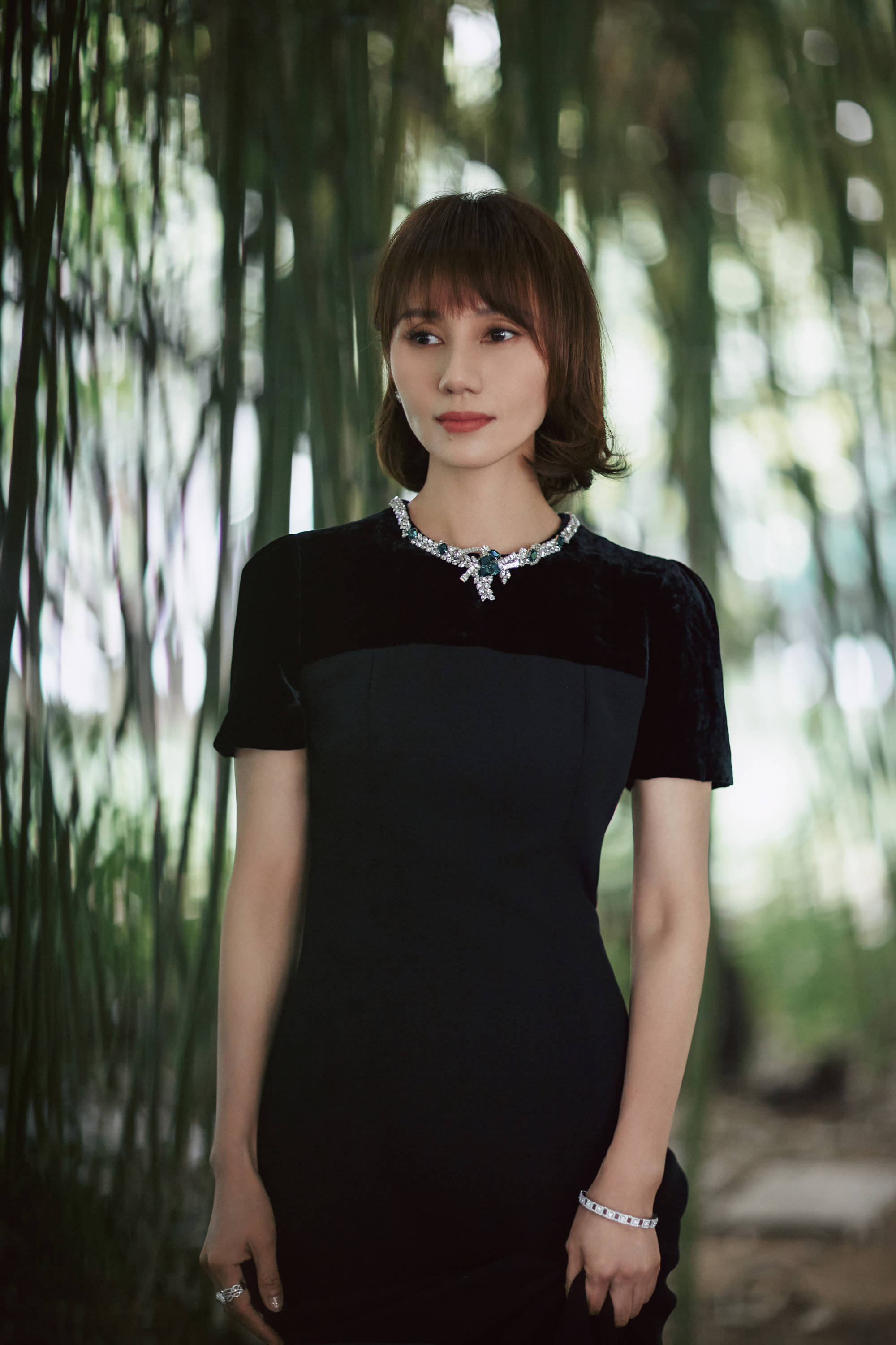 过了40岁建议试试这3款短发超显高级