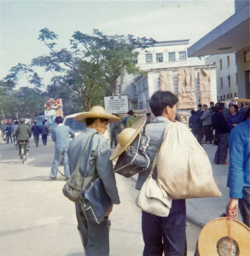 老照片：这是1980年的深圳，还是小渔村，和如今的这里是天壤之别