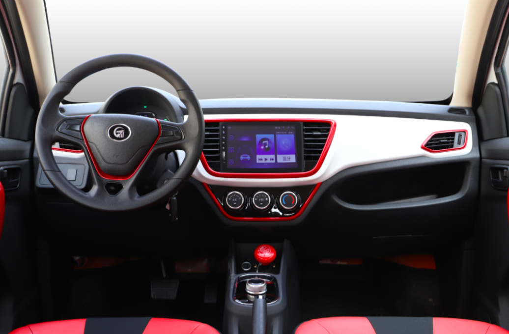 富路野牛作为一台suv车型,整车端庄大气,拥有精致的腰线和轮拱,贯穿式