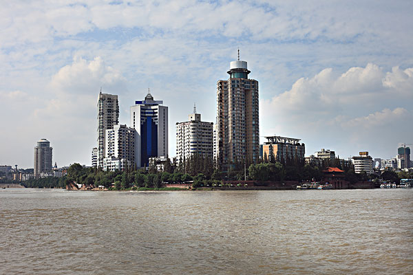 中国有茅盾文学奖、鲁迅文学奖，有没有郭沫若