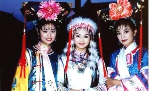 《还珠格格》过去这么久，大家都好吗？赵薇入豪门，一女星却惨死