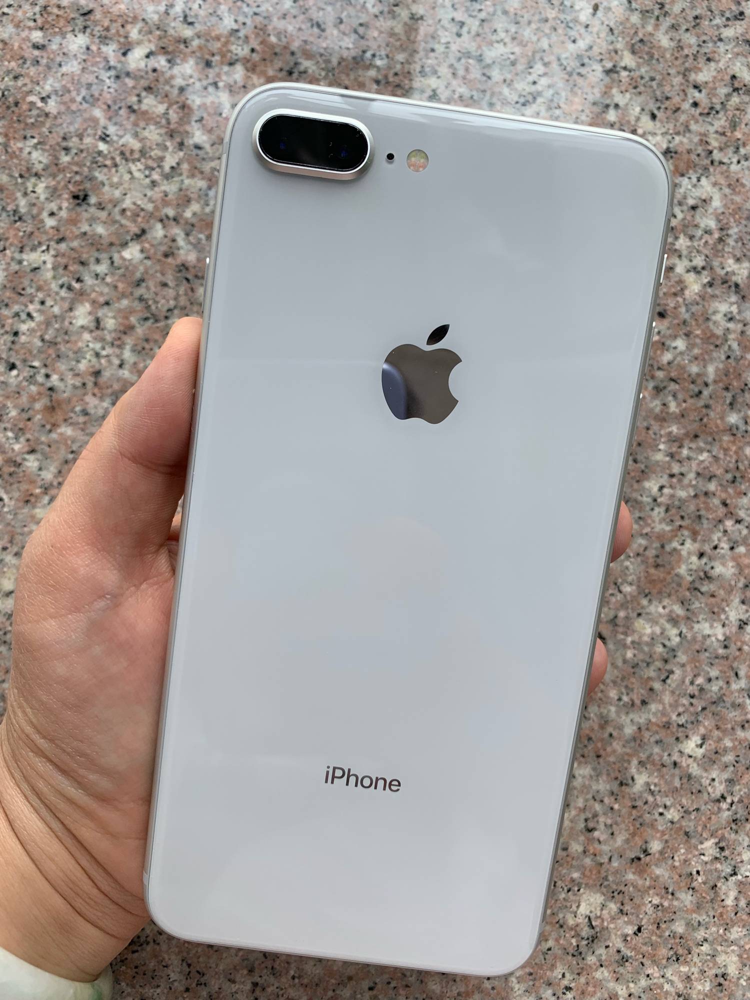 游戏主播都爱用iPhone 8，而不是配置更高的安卓手机？