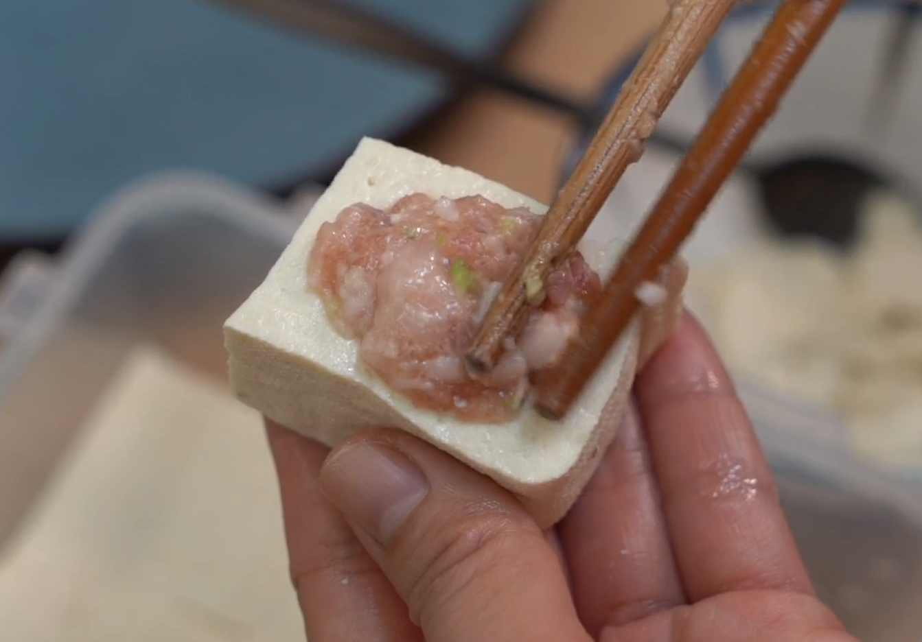 豆腐加一塊五花肉，教你沒吃過的做法，葷素搭配，香到流口水