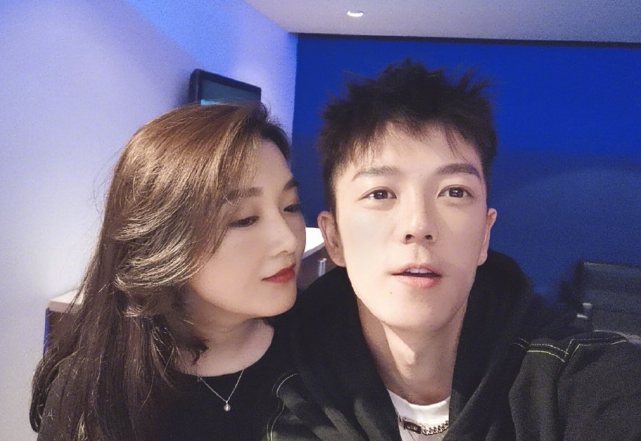 吴雅婷发文否认王栎鑫出轨！为什么大众就不相