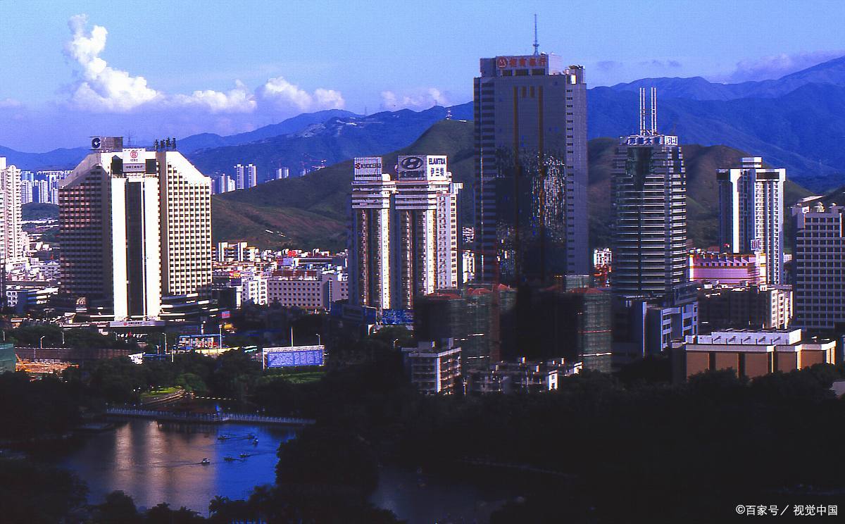 “来了就是深圳人？”但今年，“深圳人”都去