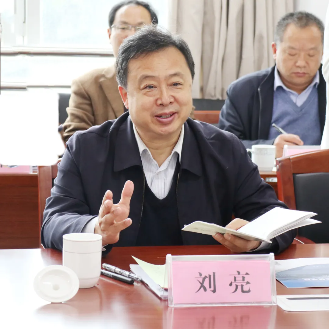 济南南部山区管委会领导、历城一中教育集团专家莅临我校参观考察