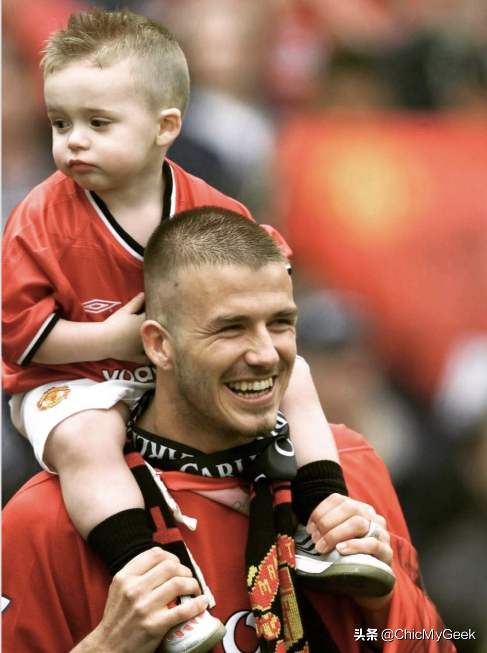 贝克汉姆与两儿子同款发型比帅，老贝还是永远的神