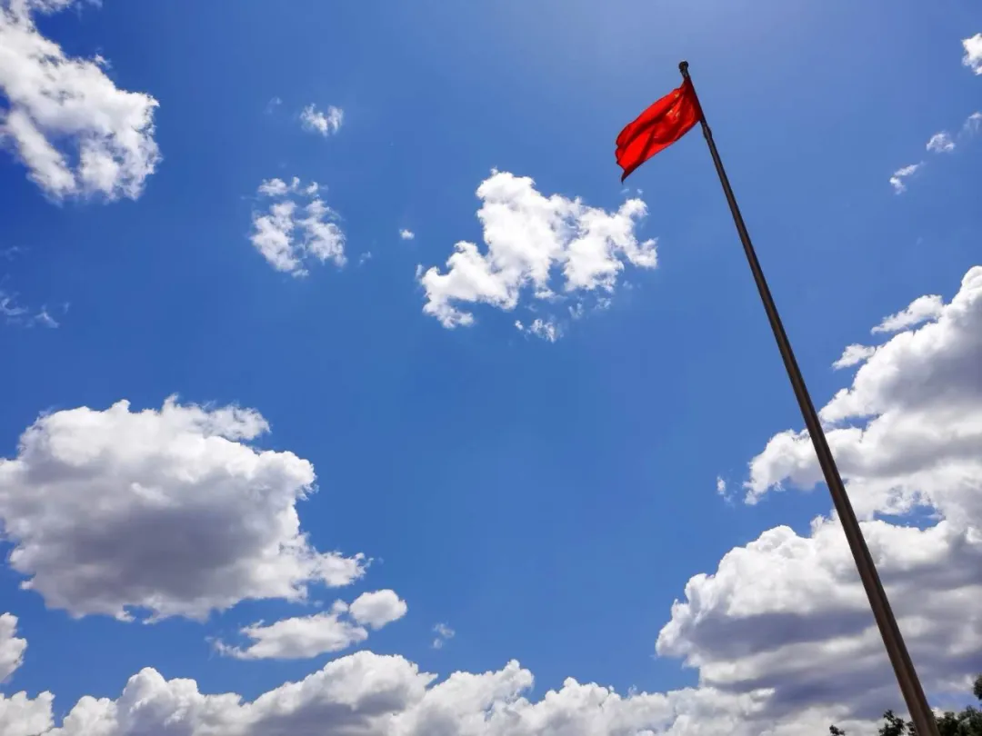 军装穿了25年，最终还是要脱