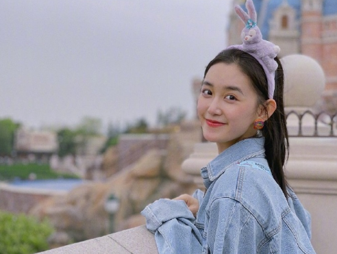 迪士尼五週年，星二代云集：孫莉女兒穿漢服，楊威曬雙胞胎姐妹花