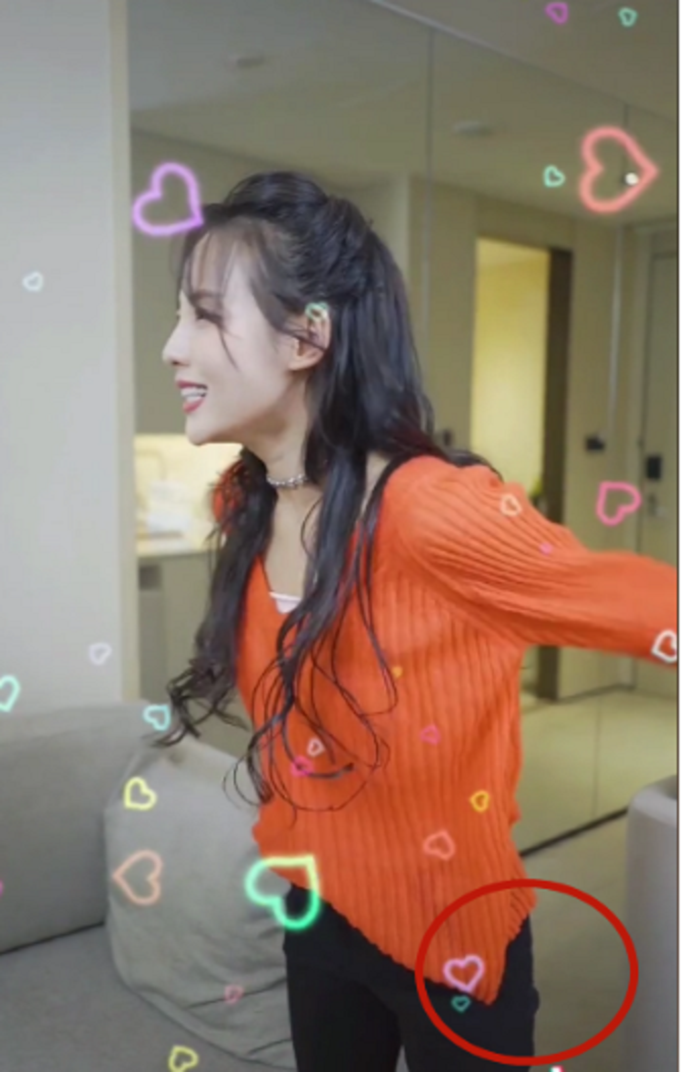 张嘉倪瘦到变样，腿细到撑不满紧身裤，三年生