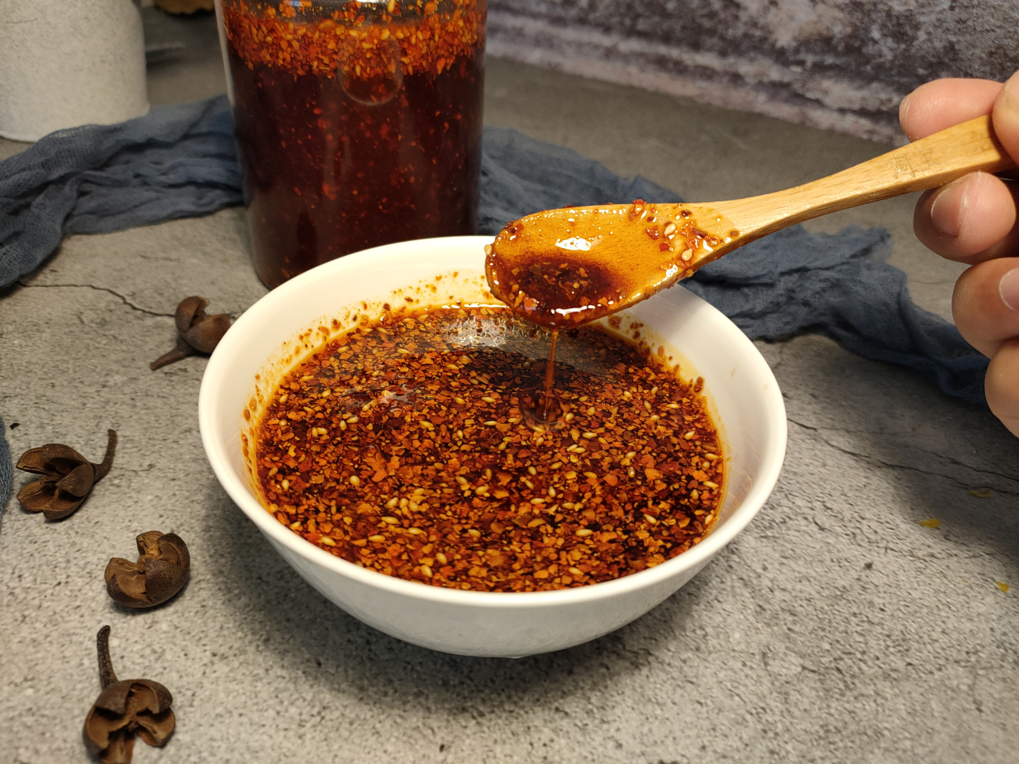 辣椒油想要好吃，可不是直接泼油那么简单，教你正确做法，香辣浓