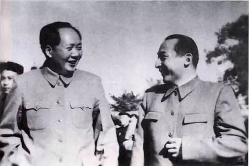 新疆棉花世界瞩目，王震将军一举措功不可没！毛主席表示高度赞扬