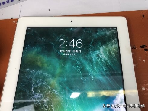 iPad4代不开机黑屏无法显示检修