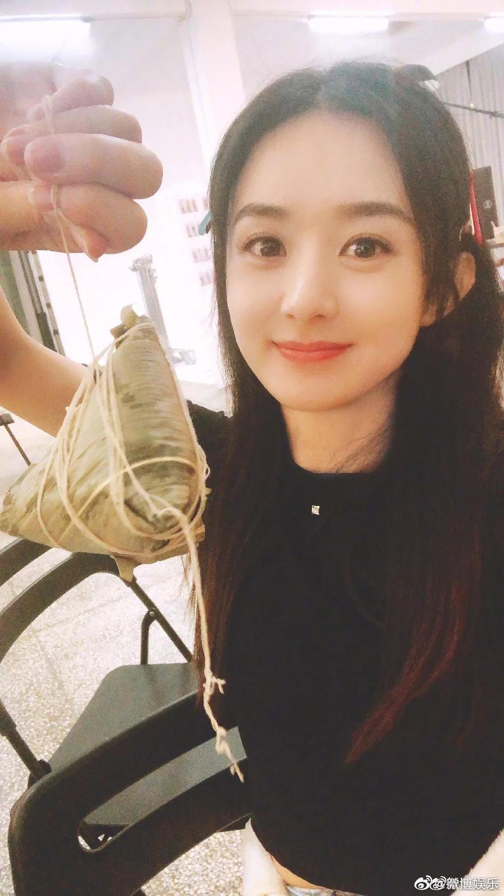 Of Zhao Liying pat oneself without the person