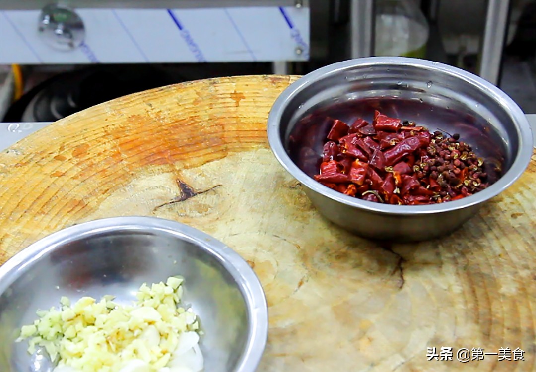 图片[4]-厨师长分享干煸四季豆做法 用一招 四季豆无毒不夹生 香辣可口-起舞食谱网