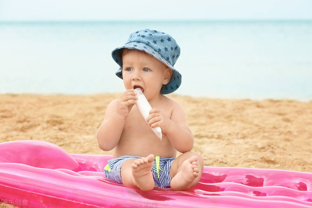 宝宝的防晒工作要做好，夏天到了，如何科学地给宝宝防晒呢