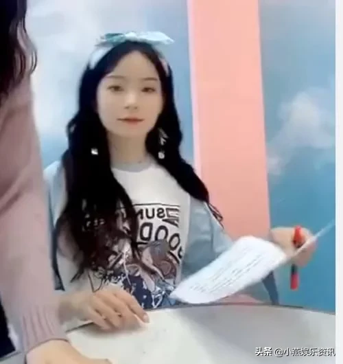 陈卓璇进入乃馨直播间，这不是我的直播时间吗