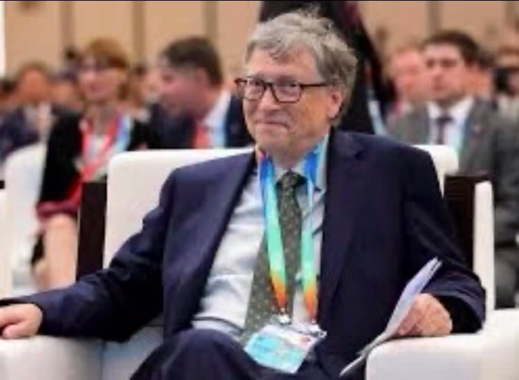 推動新冠疫苗問世,蓋茨和他的500億慈善基金扮演的什麼角色?