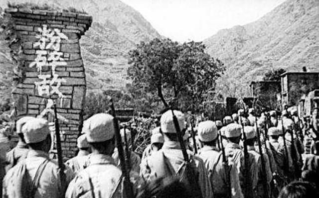 老农证件丢失无法证明身份，无奈找老上级，司令亲自证明他是红军